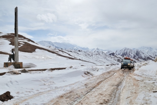 the Kyzyl-Art Pass (4200m). Kyrgyzstan-Tajikistan border