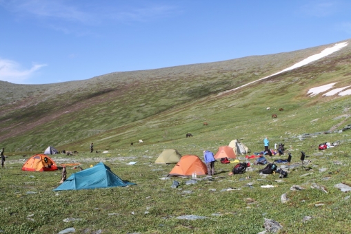 Палаточный лагерь перед перевалом Каратюрек